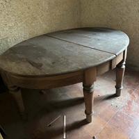 Tavolo allungabile  ovale in noce antico
