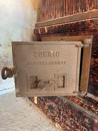 Stufa d’epoca in maiolica