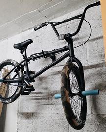 Bicicletta BMX Freestyle