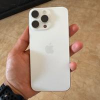 Iphone 16 pro max  256gb non si accende