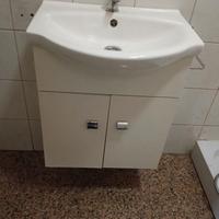 lavabo completo di mobile e specchiera con luce 