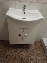 lavabo completo di mobile e specchiera con luce 