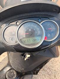 Beverly 300 i.e. 2016