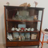 Vetrina in legno vintage 