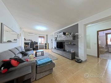 Appartamento di 170 m² con 3 locali e posto auto a