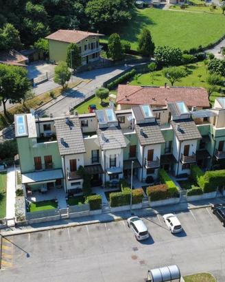 VILLA A SCHIERA A ROÈ VOLCIANO