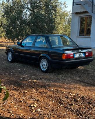 BMW E30 318is già ASI, cerchi da 15"