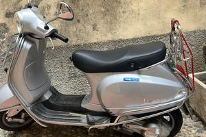 Piaggio Vespa 150 LX