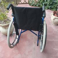 Sedia a rotelle pieghevole