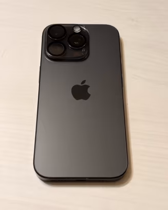 iPhone 16 Pro 512 Gb colore nero con accessori
