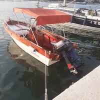 Barca punta licosa in vetroresina