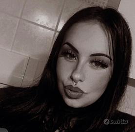 Addetta al confezionamento