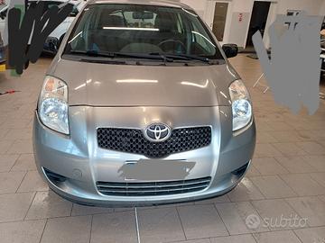 Toyota yaris 1000