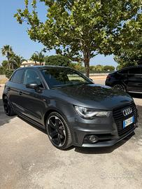 AUDI A1 1.6 105 CV TRIPLO S-LINE