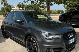 AUDI A1 1.6 105 CV TRIPLO S-LINE