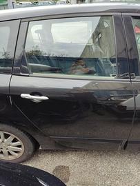 Porta posteriore dx RENAULT SCENIC del 2009