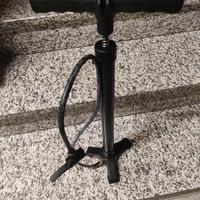 Pompa bici a mano