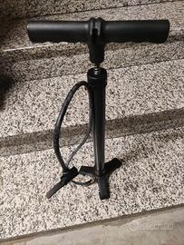 Pompa bici a mano