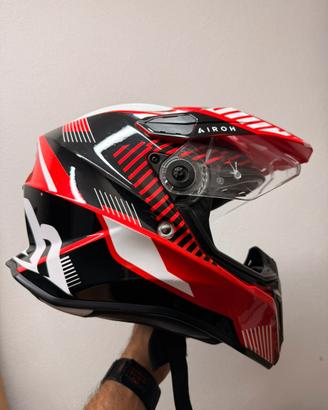 Casco Airoh Commander