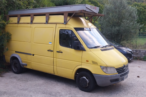 Furgone con tenda automatica