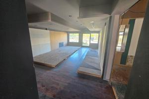 Locale commerciale con vetrina