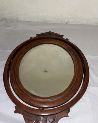 Specchio vintage antico ovale in legno intagliato