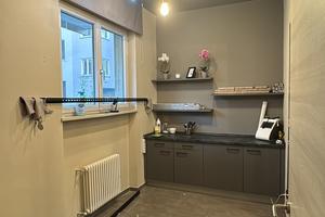 Stanza uso estetica unghie o tatuatore