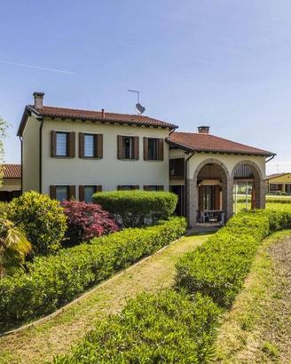 Villa di 147 m² con 5 locali e box auto a Codevigo