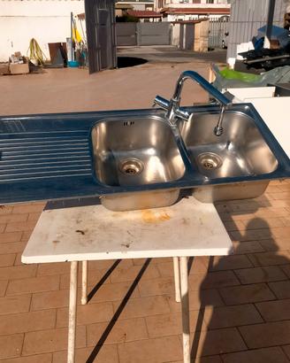 lavello in acciaio inox 