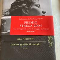 Libro L amore graffia il mondo