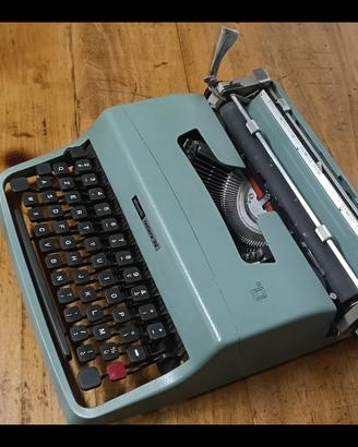 macchina da scrivere Olivetti Lettera 32