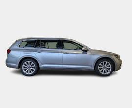 VOLKSWAGEN PASSAT VARIANT 2.0 TDI SCR EVO 110kW Bu