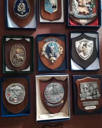 Scudetti Militari e vari oggetti militari