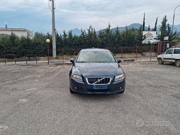VOLVO V70 con cambio automatico nuovo 