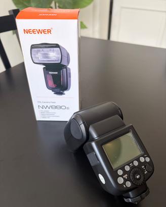 Flash Neewer NW880s