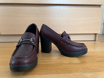 Scarpa Mocassino donna con tacco