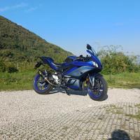 Yamaha R3 - quickshifter