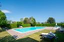 3-locali-a-manerba-del-garda