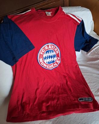 Adidas FC Bayern Munchen t-shirt mai usata