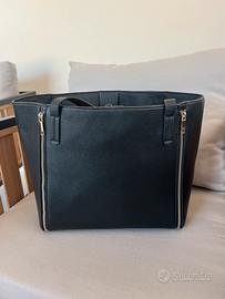 Borsa Pinkie nera con pochette interna estraibile