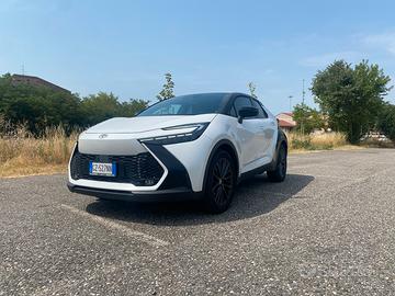 Toyota C-HR  2.0 Phev Lounge Hero