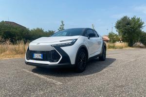 Toyota C-HR  2.0 Phev Lounge Hero