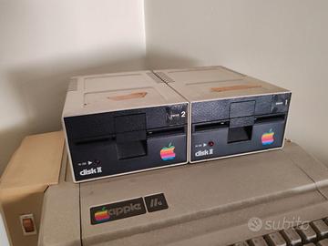 Apple 2 E // due floppy driver computer PC 2e