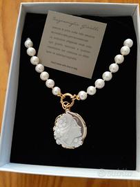 collana di perle con cammeo