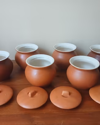 Set 6 vasetti in terracotta con 4 coperchi