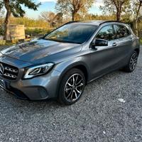 MERCEDES- BENZ GLA 200 D AUTOMATIC SPORT