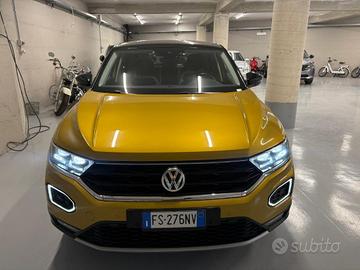 VOLKSWAGEN T-Roc 2.0 TDI 4MOTION Advanced BlueMo