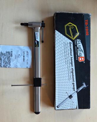 Super B TB-1946 Attrezzo Allineatore Forcellino Ca