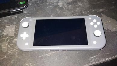 Nintendo Switch Lite con 3 giochi