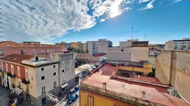 Giugliano - ampio app.to con posto auto